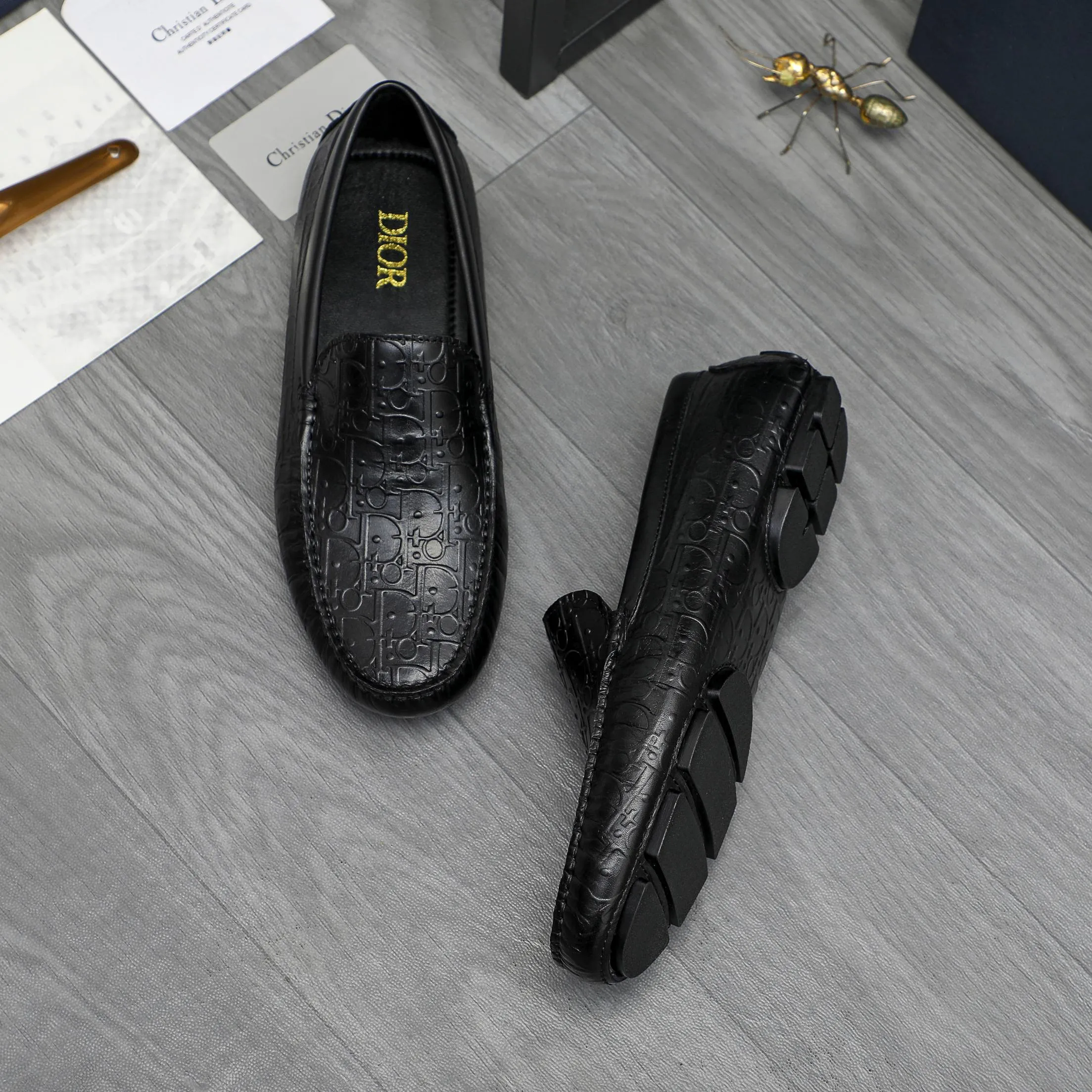 Men's shoes 💰p420 Product trademark: Dior "Dior" casual slip-on men's shoes Regular size: 38-44 Product materials: Selected embossed cowhide upper, sheepskin lining, rubber outsole